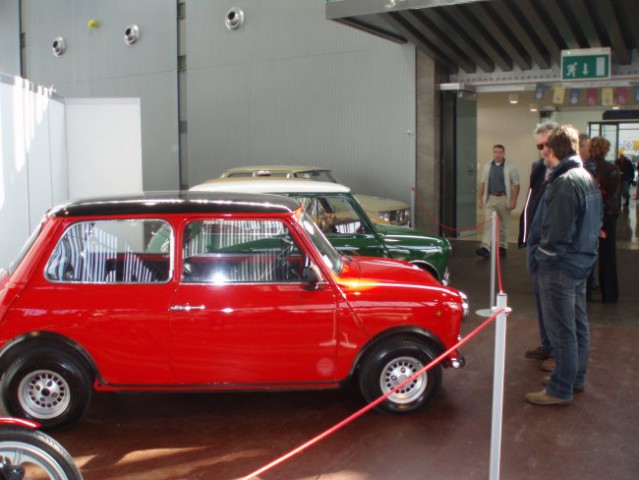 Starodobnik land rover - foto